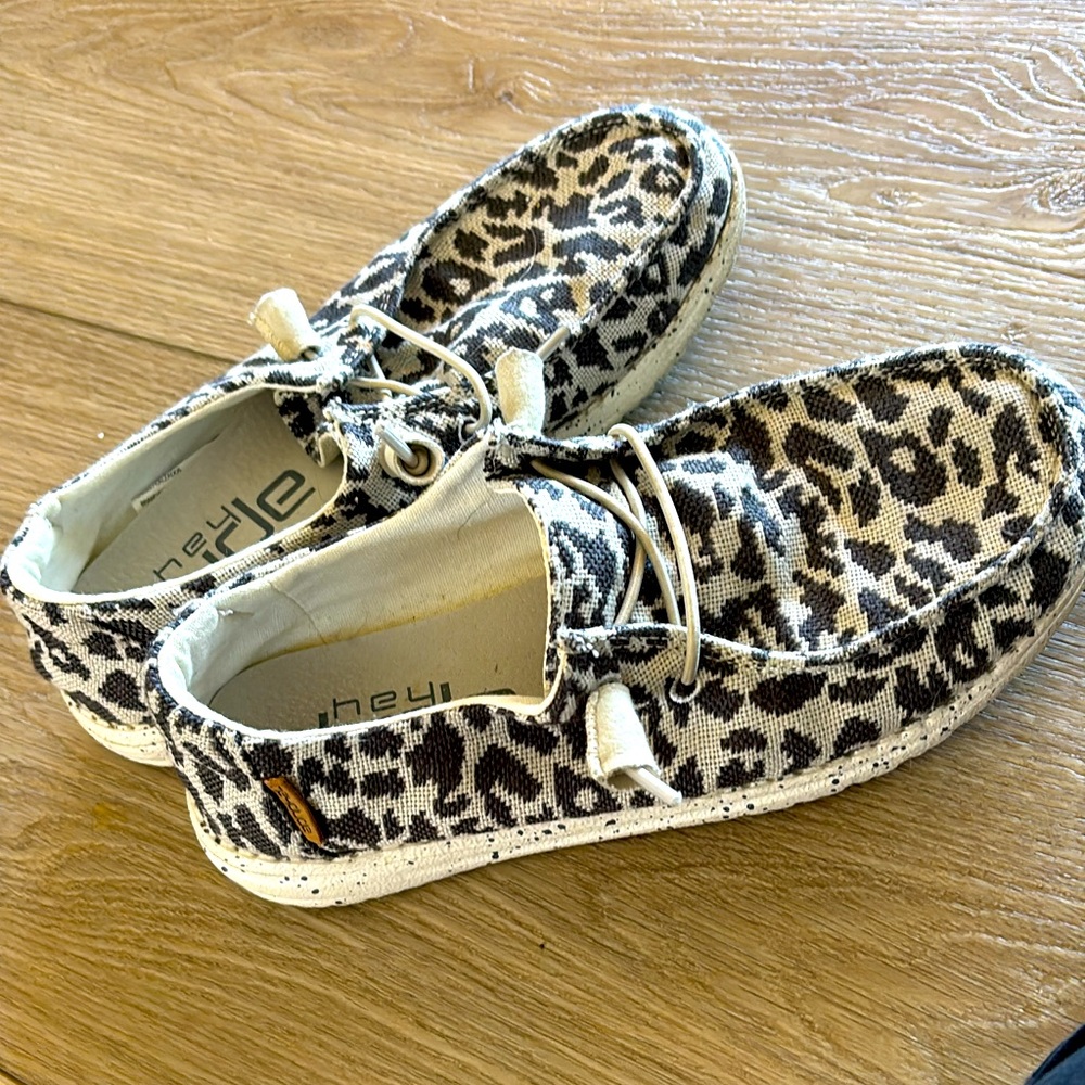 hey dudes worn twice.